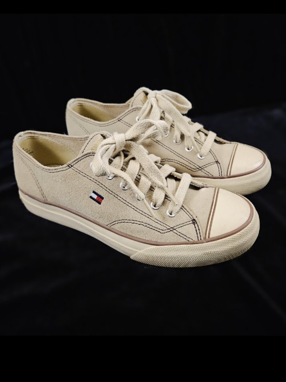 Tommy Hilfiger Mens 7 Womens 8.5 Suede Low Top Sneakers Tan Tennis Shoes Preppy
